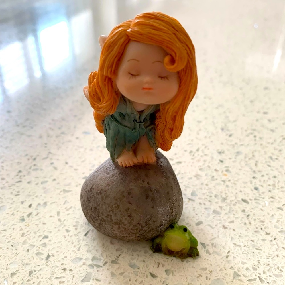 Garden baby girl fairy figurine for garden and home decor